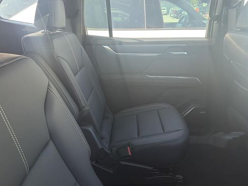 Used 2025 GMC Acadia Elevation w/ Elevation Premium Package AWD/4WD image 15