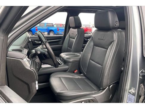 Used 2022 GMC Yukon XL Denali image 27