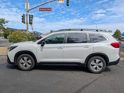 Used 2023 Subaru Ascent 8-Passenger AWD/4WD image 2