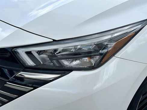 Used 2025 Nissan Versa SR w/ Trunk Package image 39