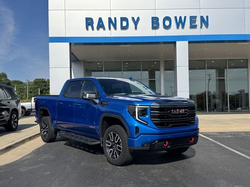 Used 2024 GMC Sierra 1500 AT4 w/ Technology Package AWD/4WD image 1