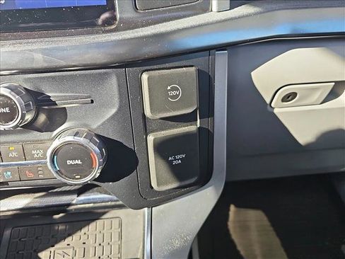 Used 2023 Ford F150 Limited image 25