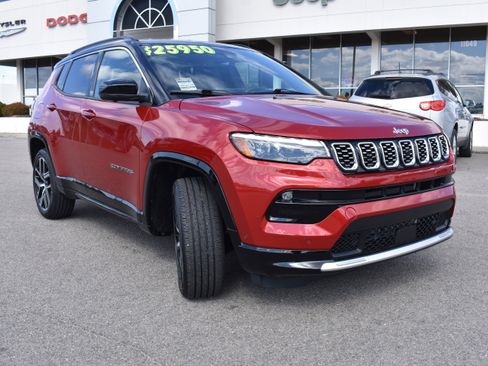 Used 2025 Jeep Compass Limited w/ Elite Group image 3