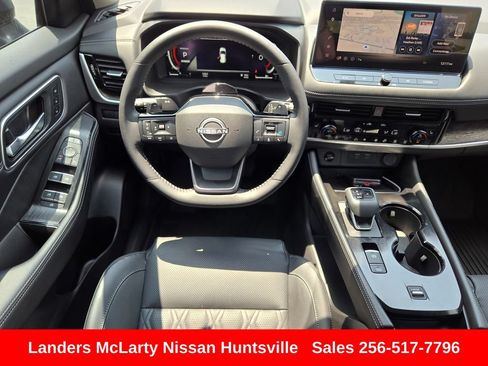 Used 2025 Nissan Rogue Platinum w/ Tech Package FWD image 15