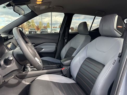 Used 2023 Nissan Kicks SR w/ SR Premium Package image 9