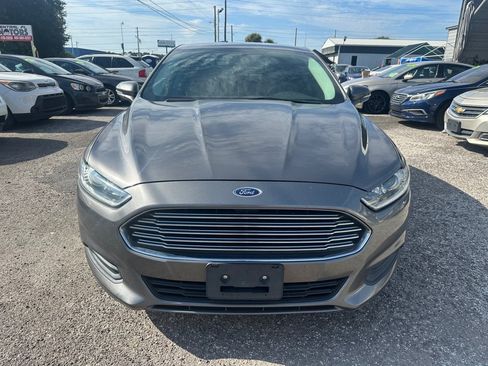 Used 2013 Ford Fusion SE FWD image 2