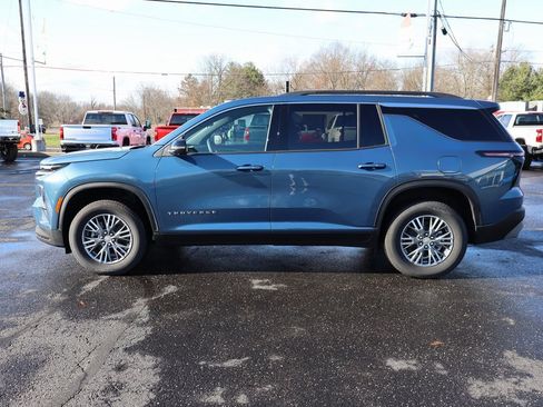 Used 2025 Chevrolet Traverse LT w/ Driver Confidence Package image 26