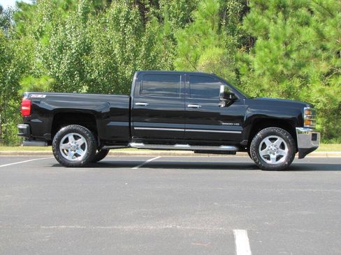 Used 2015 Chevrolet Silverado 2500 LTZ w/ Duramax Plus Package AWD/4WD image 4
