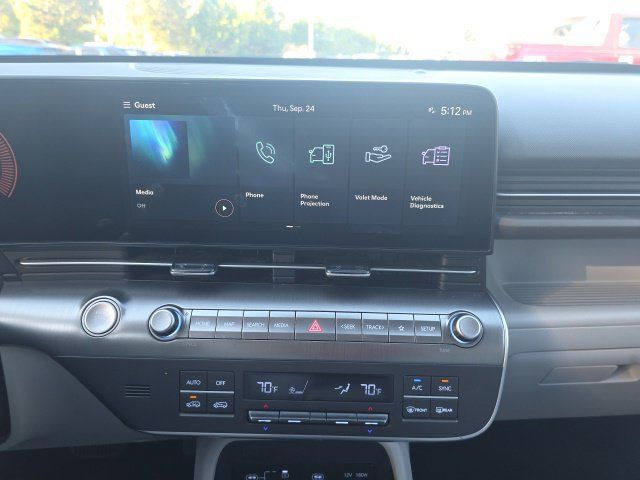 Used 2025 Hyundai Kona SEL AWD/4WD image 16