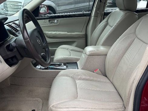 Used 2008 Cadillac DTS Luxury I w/ Sun And Sound Package FWD image 9