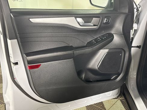 Used 2025 Ford Escape Platinum AWD/4WD image 10