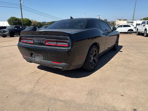 Used 2018 Dodge Challenger SXT Plus RWD image 7