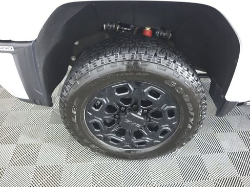 Used 2025 GMC Sierra 3500 Denali image 40