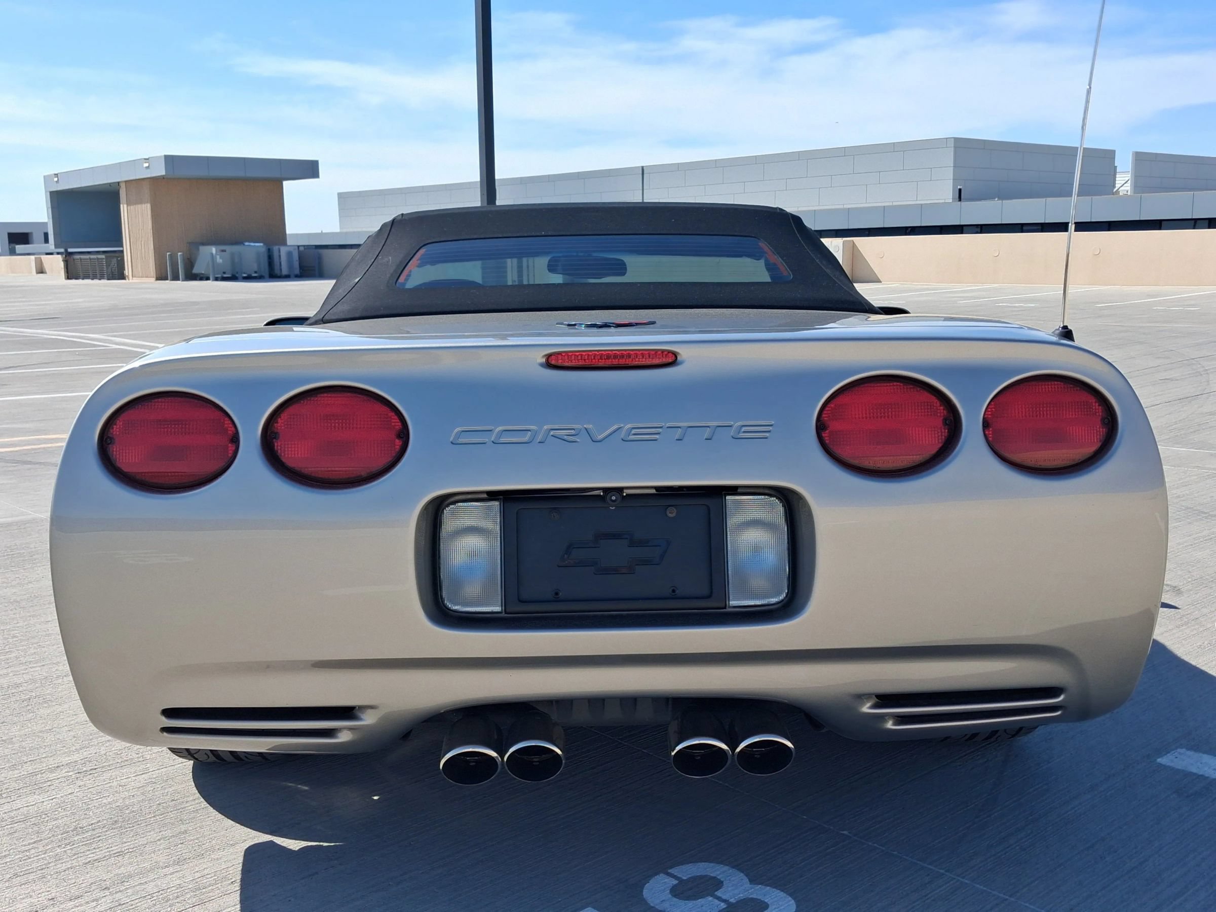 Used 2000 Chevrolet Corvette Convertible w/ Memory Pkg RWD image 9
