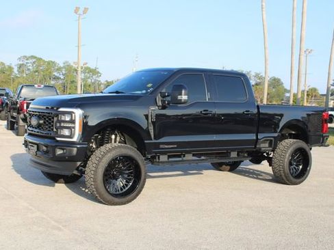 Used 2023 Ford F250 Lariat w/ Sport Appearance Package image 5