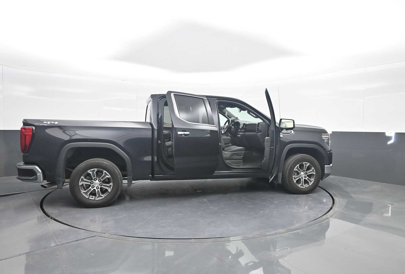 Used 2026 GMC Sierra 1500 SLT AWD/4WD image 50