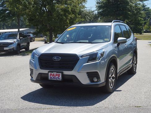 Used 2023 Subaru Forester Premium AWD/4WD image 2