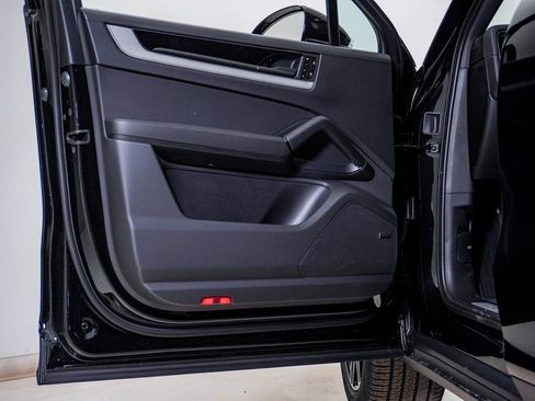 New 2026 Porsche Cayenne Coupe image 25