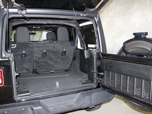 Used 2020 Jeep Wrangler Unlimited Sport image 20