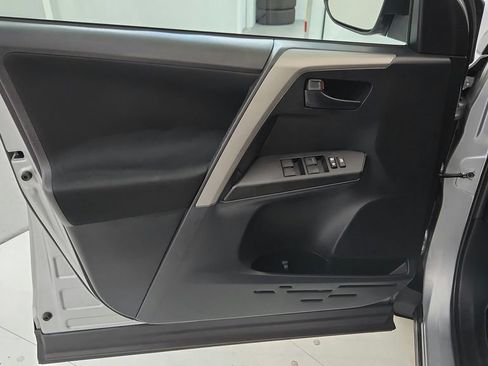 Used 2016 Toyota RAV4 LE AWD/4WD image 25
