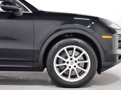 Certified 2024 Porsche Cayenne AWD/4WD image 11