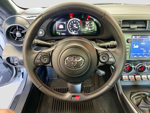 Used 2024 Toyota GR86 RWD image 11