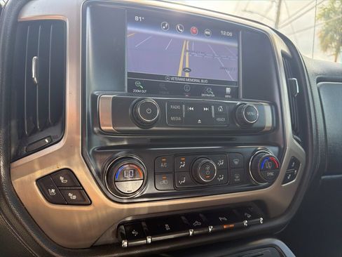 Used 2016 GMC Sierra 2500 Denali w/ Suspension Package, Off-Road AWD/4WD image 8