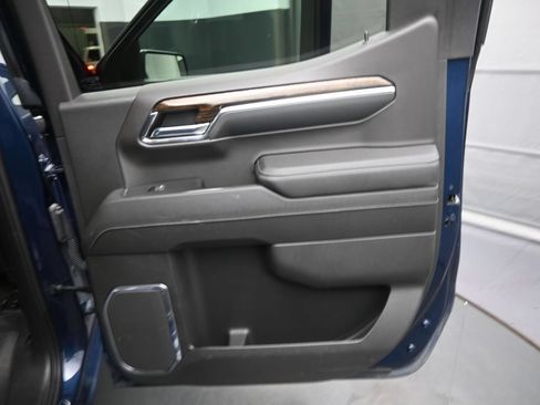 Used 2023 GMC Sierra 1500 SLE AWD/4WD image 14