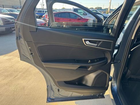 Used 2019 Ford Edge SEL image 27