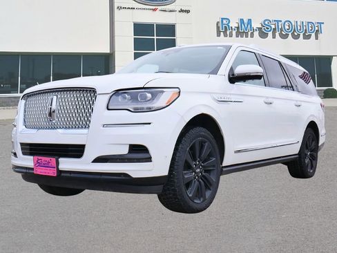 Used 2022 Lincoln Navigator L Reserve image 1