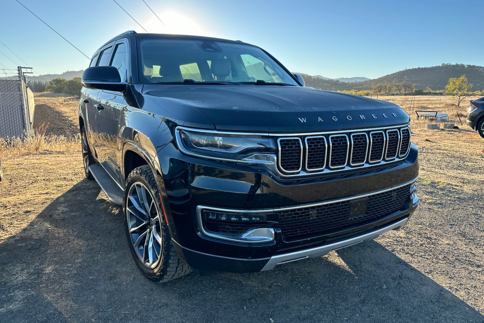 Used 2022 Jeep Wagoneer Series II w/ Premium Group I AWD/4WD image 2