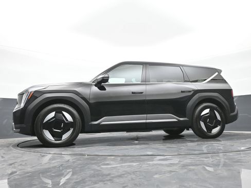 Used 2024 Kia EV9 Light image 38