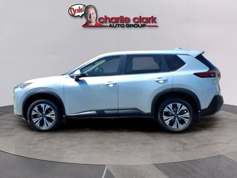 Used 2023 Nissan Rogue SV FWD image 3