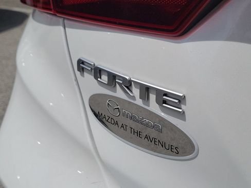 Used 2024 Kia Forte LXS FWD image 9