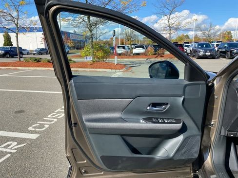 New 2026 Nissan Kicks SV w/ SV Premium Package image 9