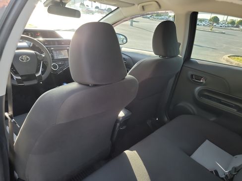 Used 2018 Toyota Prius C Two FWD image 13