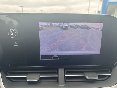 Used 2024 Chevrolet Trax LS image 29