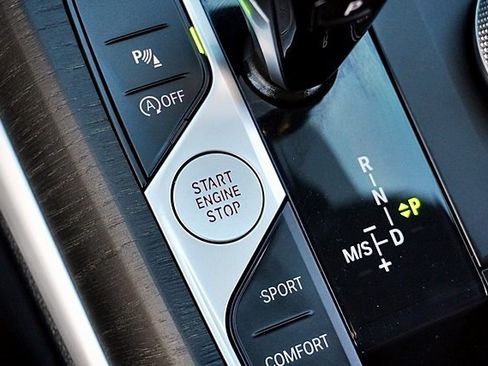 Used 2023 BMW 430i Coupe w/ M Sport Package image 31