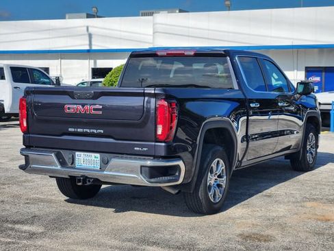 Certified 2025 GMC Sierra 1500 SLT RWD image 7