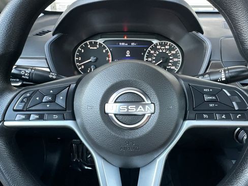 Used 2025 Nissan Altima 2.5 SV FWD image 22