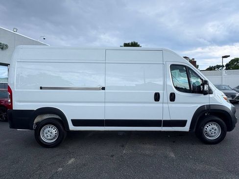 Used 2026 RAM ProMaster 2500 w/ Convenience Group FWD image 9