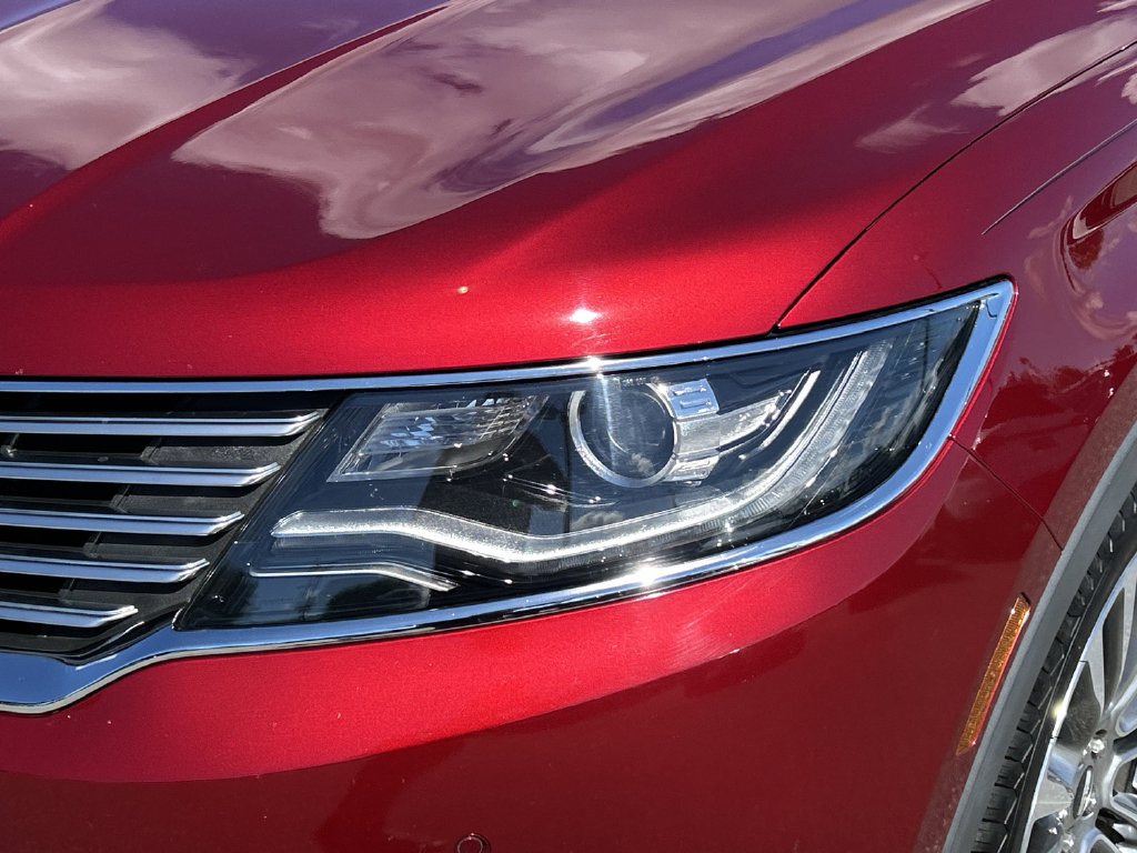 Used 2018 Lincoln MKX Reserve w/ Driver Assistance Package FWD image 13