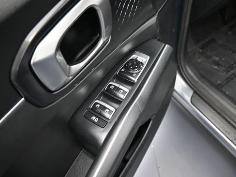 Used 2025 Kia Sorento S FWD image 13