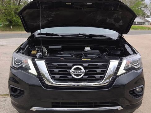 Used 2019 Nissan Pathfinder SV image 8
