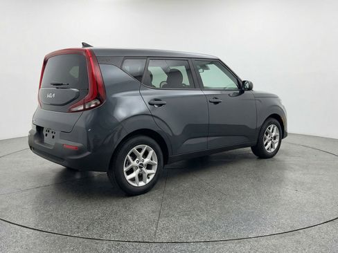 Used 2025 Kia Soul LX w/ LX Technology Package FWD image 9