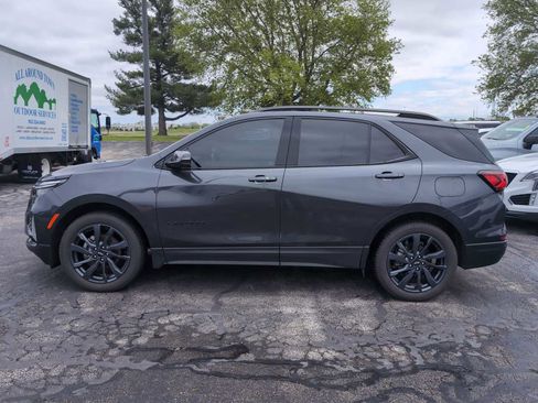 Used 2022 Chevrolet Equinox RS w/ Infotainment Package AWD/4WD image 2