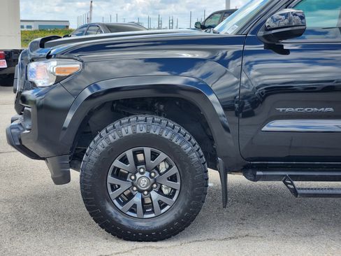 Used 2023 Toyota Tacoma SR5 RWD image 9