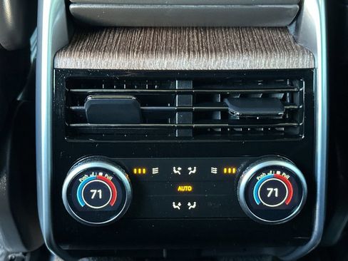 Used 2025 Land Rover Range Rover SE image 14