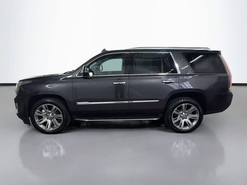 Used 2017 Cadillac Escalade Luxury AWD/4WD image 6
