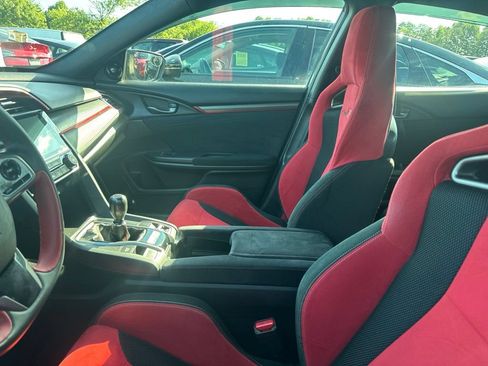 Used 2019 Honda Civic Type R image 3